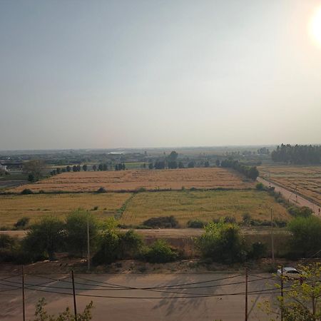 Signature 2Bhk Staycation Greater Noida Exterior photo